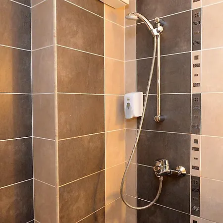 Khan Staria Family Hotel 2*