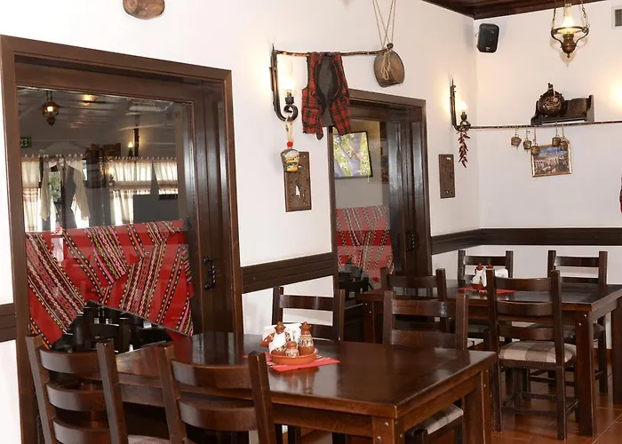 Хотел стария семеен