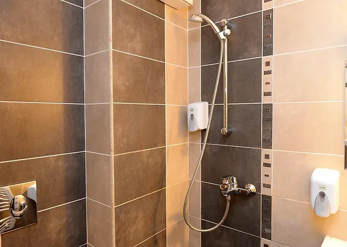 стария семеен Хотел 2*